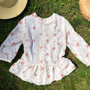 Pins and Needles Small Lace Floral Cottagecore Button Up Blouse‎